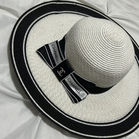 Beautiful Sun Hat Black and White - Picture 2 of 2
